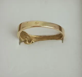 Sortija oro 18k . Talla 14.1.peso 2,94 gr.