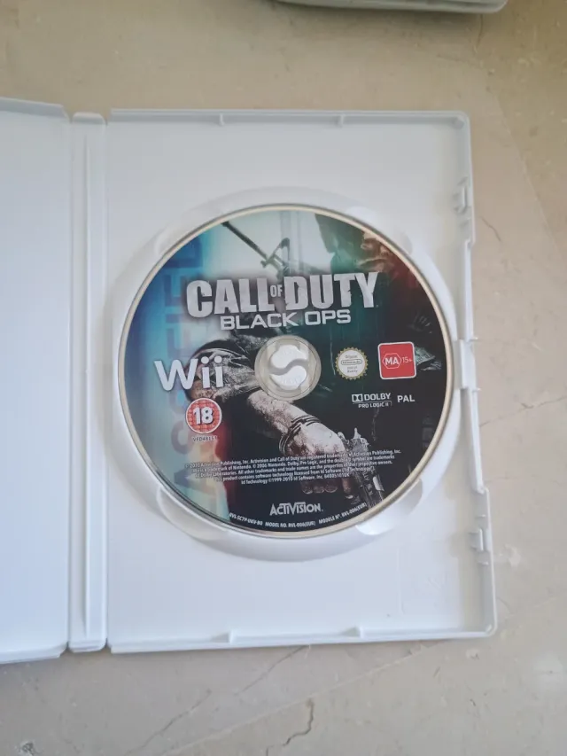 Accesorio pistola + Call of Duty Black Ops Wii