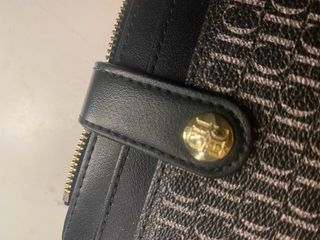 Cartera CH Carolina Herrera Negra y Gris