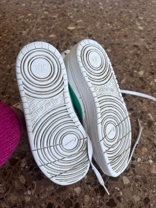Zapatillas Nike Blancas y Verdes casi nuevas 