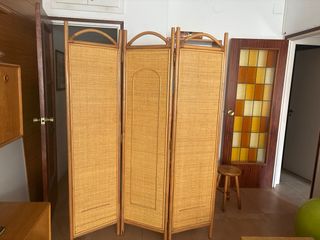 Biombo de bambú y madera
