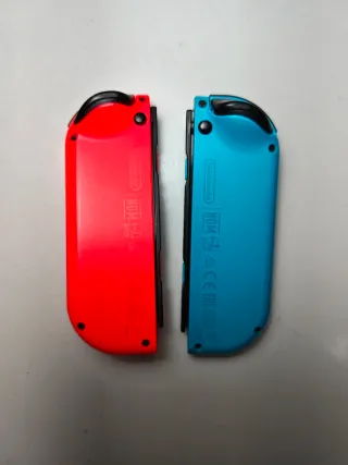 Joy-Con Nintendo Switch blu e rosso