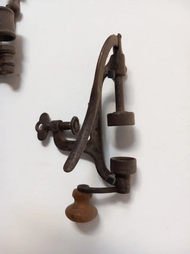 4 Máquinas antiguas para recargar cartuchos manua