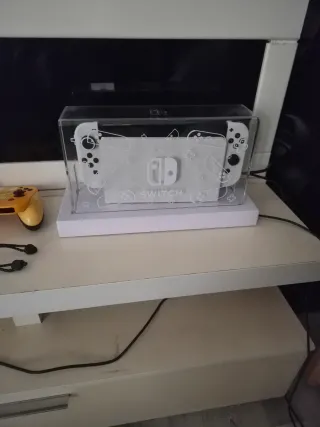 Nintendo Switch OLED White con giochi e accessori