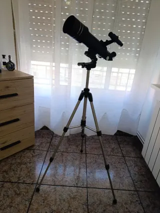 Telescopio Bebang con trípode
