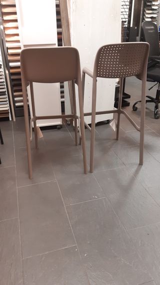 CONJUNTO NARDI MESA  Y 2 TABURETES EXTERIOR