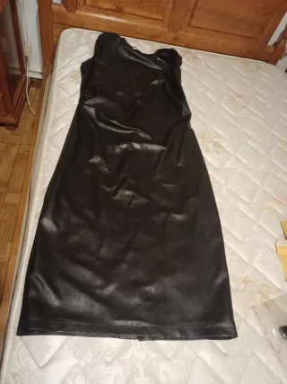 Vestido polipiel negro largo