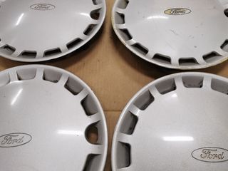 (90) Tapacubos 13" Ford Escort originales 