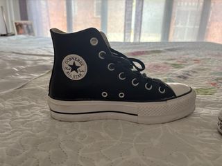 Converse Piel Negras Talla 36.5 
23 cm
us 6
un 4