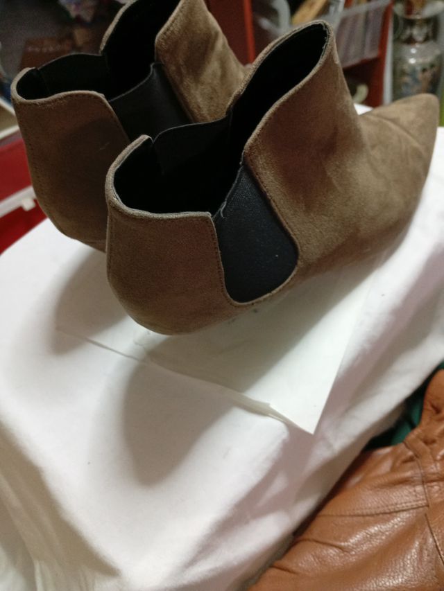 Lote botines marrones y grises