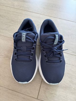 Zapatillas Under Armour Azul y Blanco
