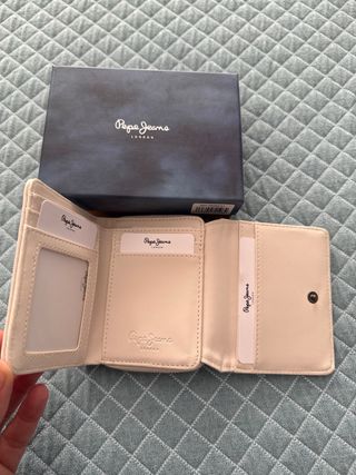 Cartera Pepe Jeans sin estrenar.