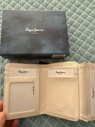 Cartera Pepe Jeans sin estrenar.
