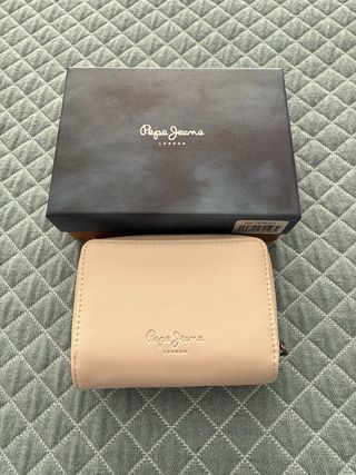 Cartera Pepe Jeans sin estrenar.