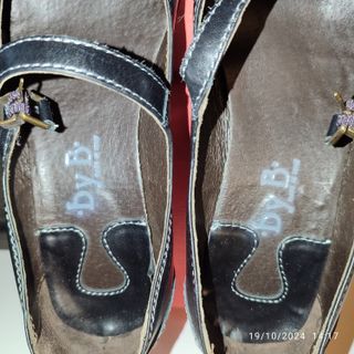 Scarpe By B con cinturino in vitello
