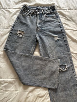 Pantalones vaqueros rotos talla 36
