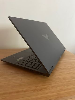 PORTÁTIL GAMING HP VICTUS RYZEN 7 144 Hz RTX 