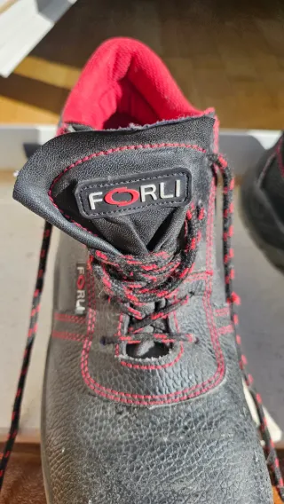 Botas de seguridad FORLI negras y rojas