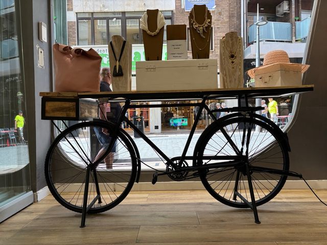 Expositor vintage bicicleta escaparate