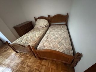 Camas individuales de madera