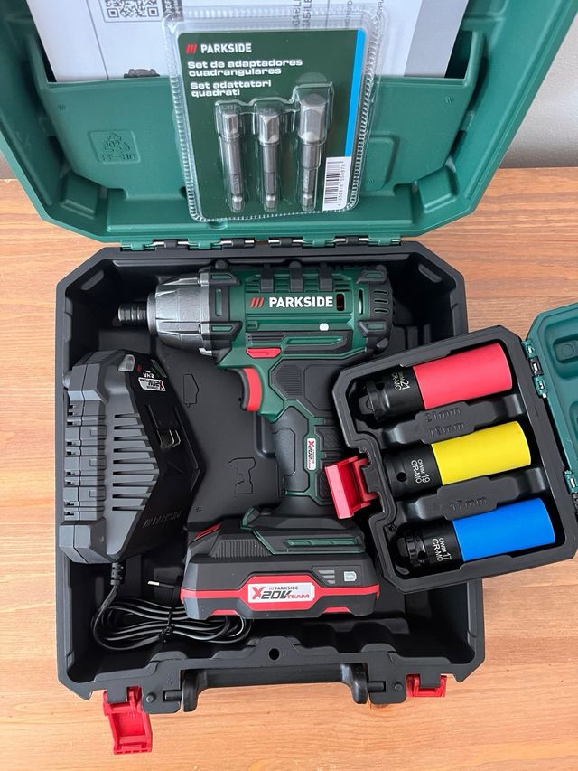 Chave de impacto recarregável