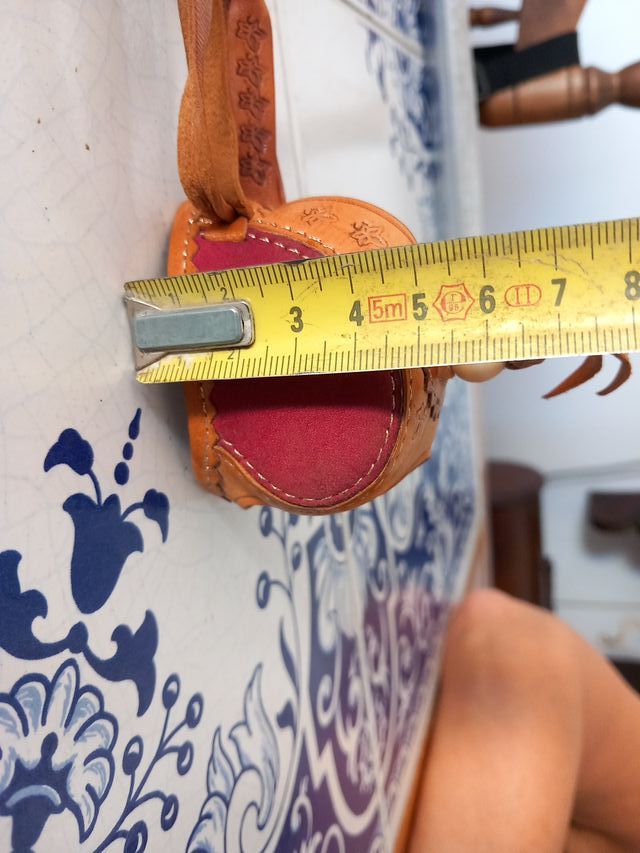 Caperuza ave rapaz sin estrenar.