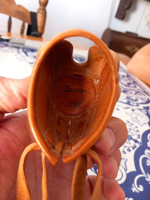 Caperuza ave rapaz sin estrenar.