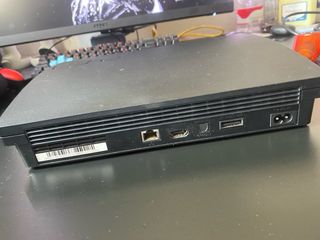 PlayStation 3 250GB + Mando Rojo +Gta5 disco 