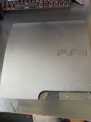 PlayStation 3 250GB + Mando Rojo +Gta5 disco 