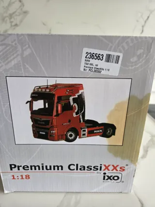 Camión IXO Premium ClassiXXs MAN TGX XXL 1:18