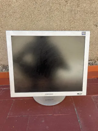 Monitor Samsung Plata