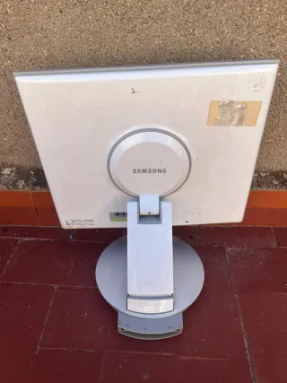Monitor Samsung Plata
