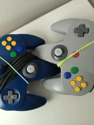 Mandos N64. Buen estado. Joystick funcional.