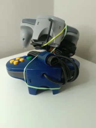Mandos N64. Buen estado. Joystick funcional.