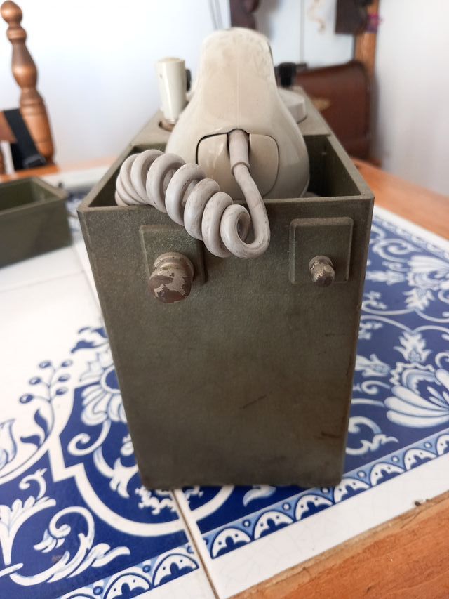 Teléfono Militar Ericsson Verde