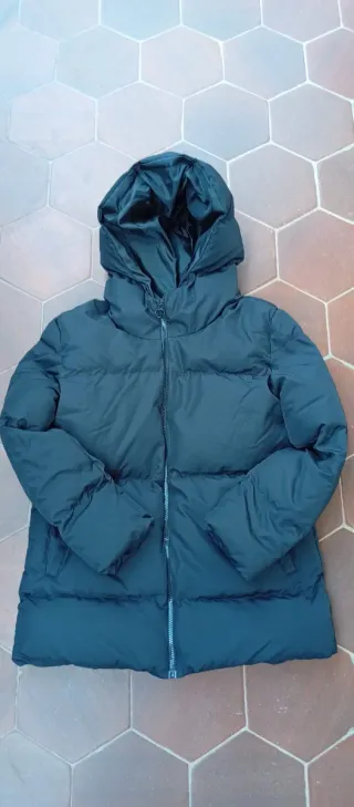 Anorak negro con capucha sin estrenar