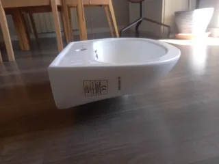 Lavabo de baño blanco