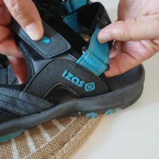 Sandalias Trekking Izas Gris y Turquesa