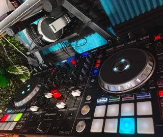 Controlador DJ Pioneer DDJ-SX2