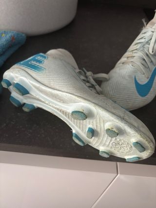 Botas de fútbol Nike Talla 32