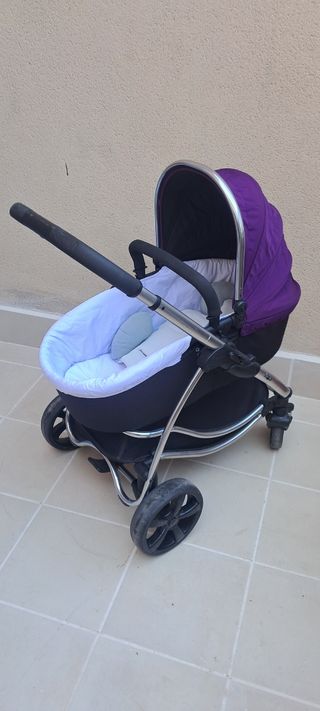 Carrito de bebé morado