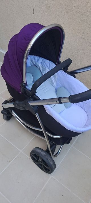 Carrito de bebé morado