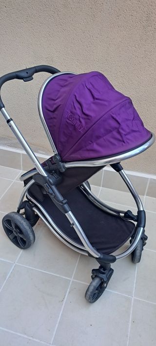 Carrito de bebé morado