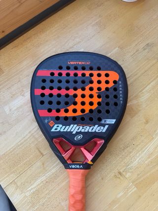 Se venden palas de pádel por separado