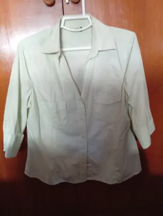 Camisa verde claro talla M