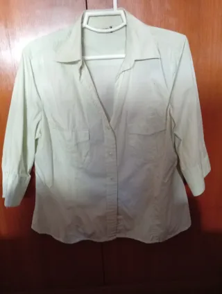 Camisa verde claro talla M