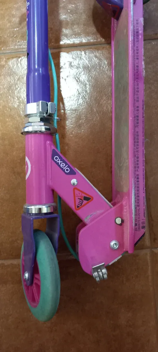 Patinete niña rosa y morado con freno