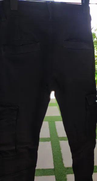 Pantalón cargo niño negro tela vaquera