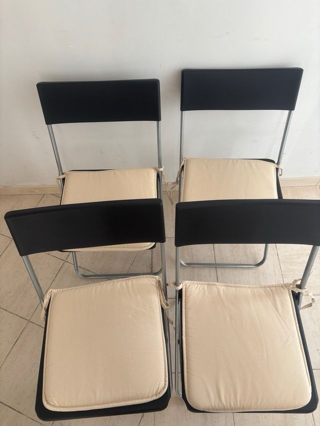 4 Sillas Plegables IKEA Negras + Cojines