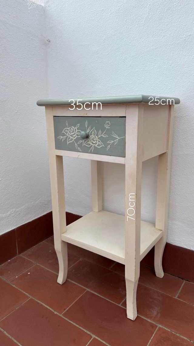Mesita de noche madera pintada flores